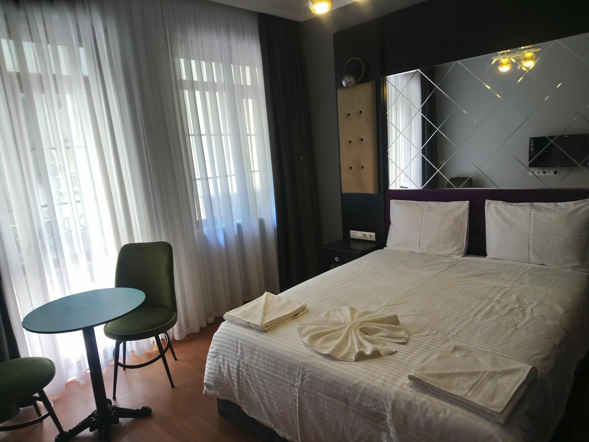 Royal Garden Suite And Hotel อิสตันบูล ภายนอก รูปภาพ